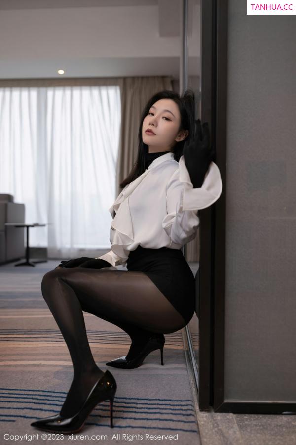 安然Maleah  [XiuRen]高清写真图 2023.01.29 No.6185 安然anran 连体衣美臀第29张图片